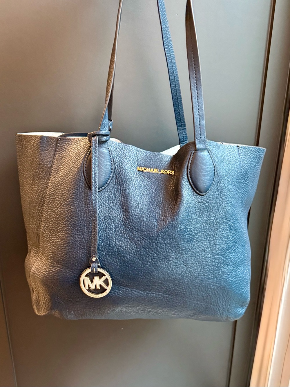 Michael Kors Blue Pebbled Leather
Reversible Mae Tote Bag & Matching
Pouch